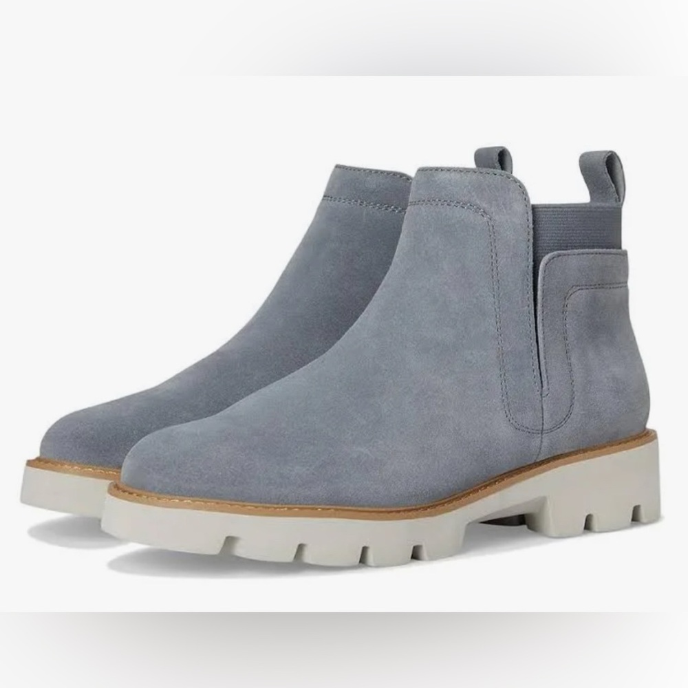 White Mountain Glassie Lug Sole Chelsea Ankle Boots blue unworn suede leather 8
